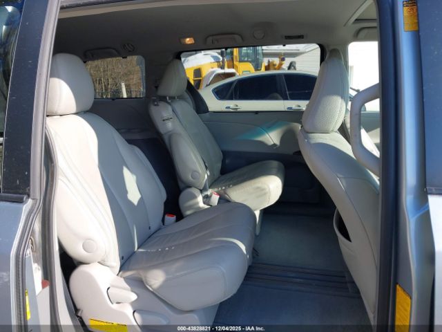 Toyota Sienna Xle V6 8 Passenger Image 6