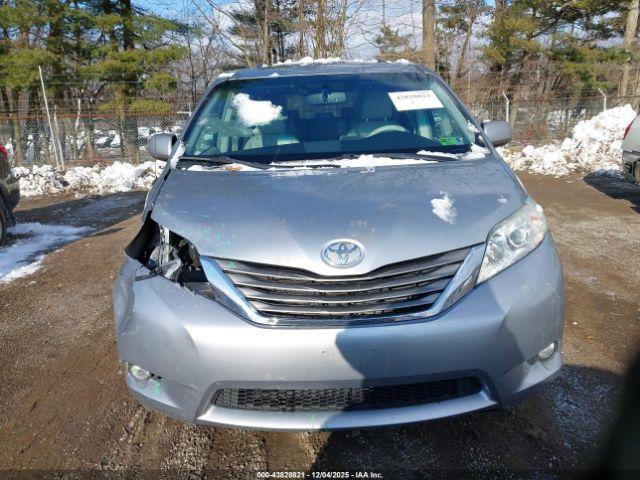 Toyota Sienna Xle V6 8 Passenger Image 9