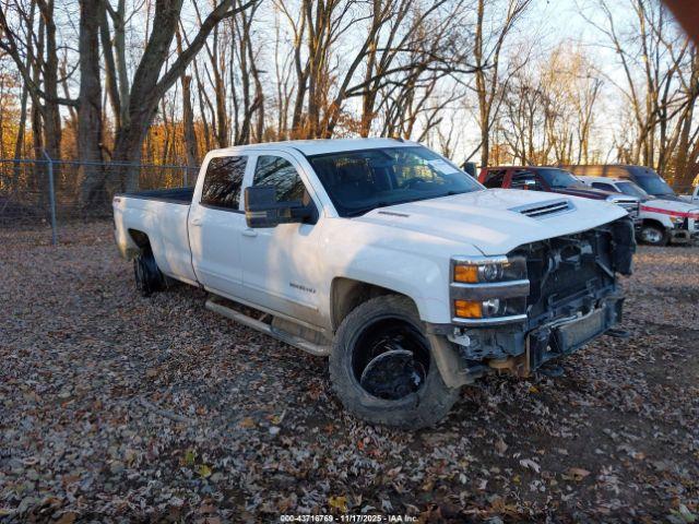  Salvage Chevrolet Silverado 2500