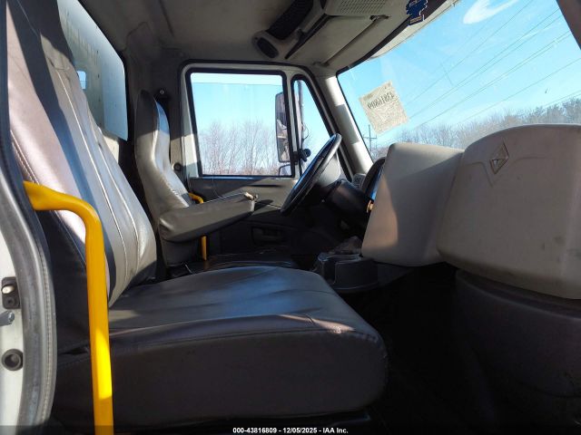 International 4000 4400 Image 2