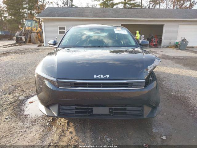 Kia K4 Lxs Image 6