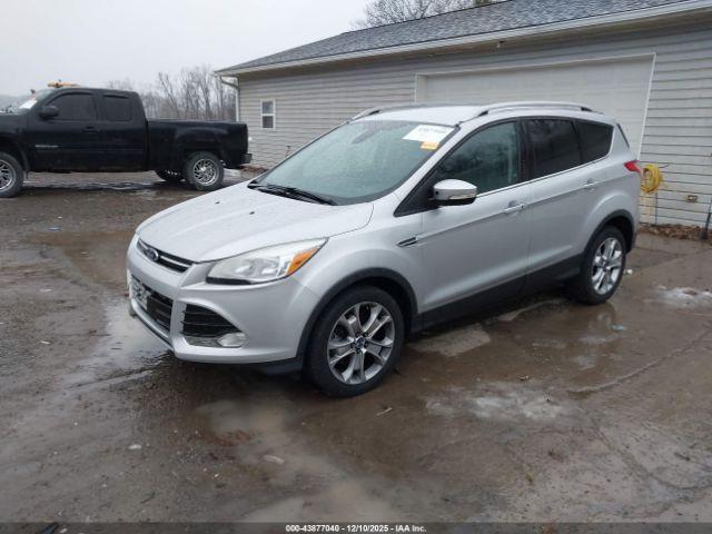 Ford Escape Titanium Image 16