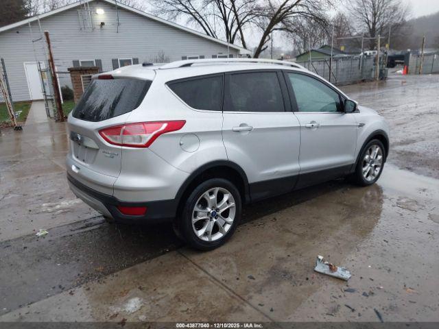 Ford Escape Titanium Image 17
