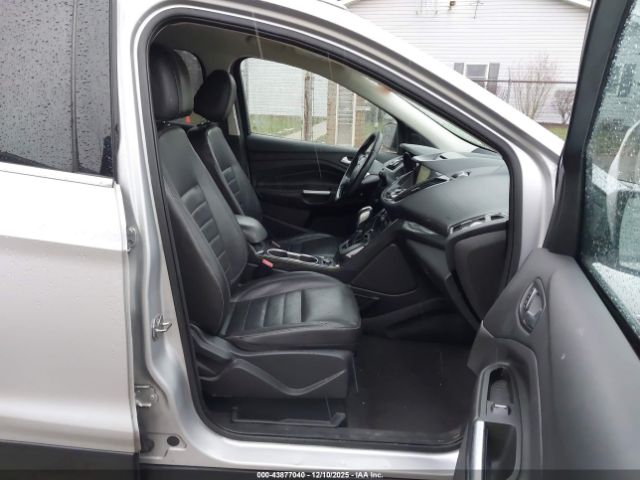 Ford Escape Titanium Image 3