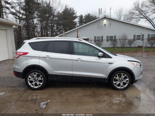 Ford Escape Titanium Image 13