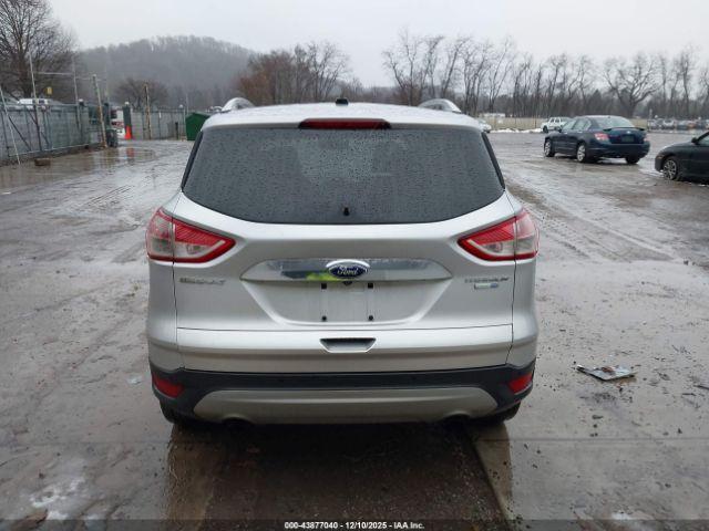 Ford Escape Titanium Image 12