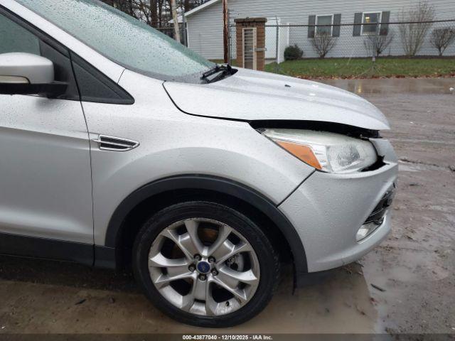 Ford Escape Titanium Image 15