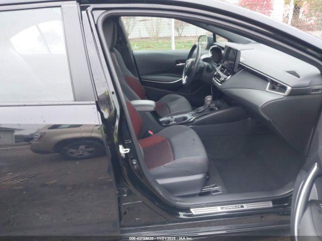 Toyota Corolla Se Image 8