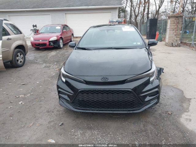 Toyota Corolla Se Image 17