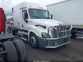 Salvage Freightliner Cascadia 125