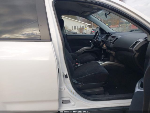 Mitsubishi Outlander Es Image 5