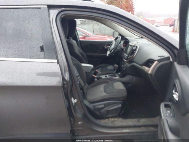 Jeep Cherokee Latitude Image 8