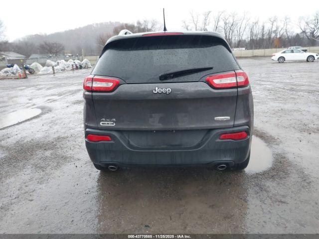 Jeep Cherokee Latitude Image 14