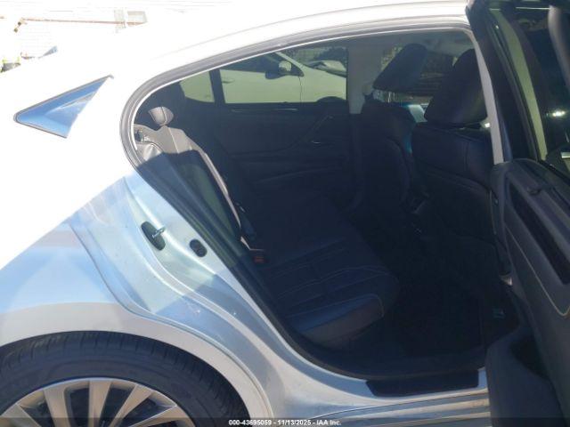 Lexus Es Ultra Luxury Image 12