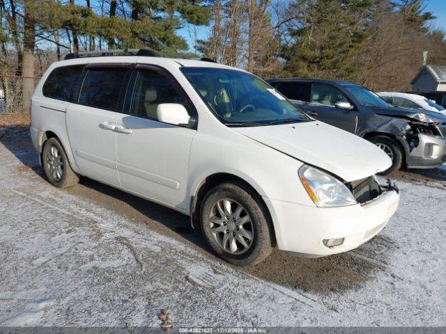  Salvage Kia Sedona