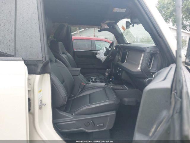 Ford Bronco Outer Banks Image 17