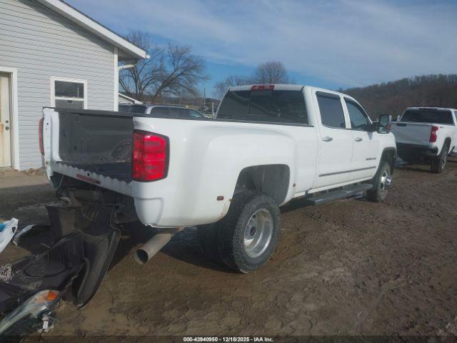 General Motors Sierra 3500HD Denali Image 7