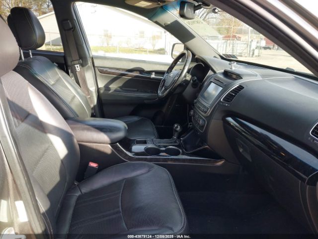 Kia Sorento Limited V6 Image 14