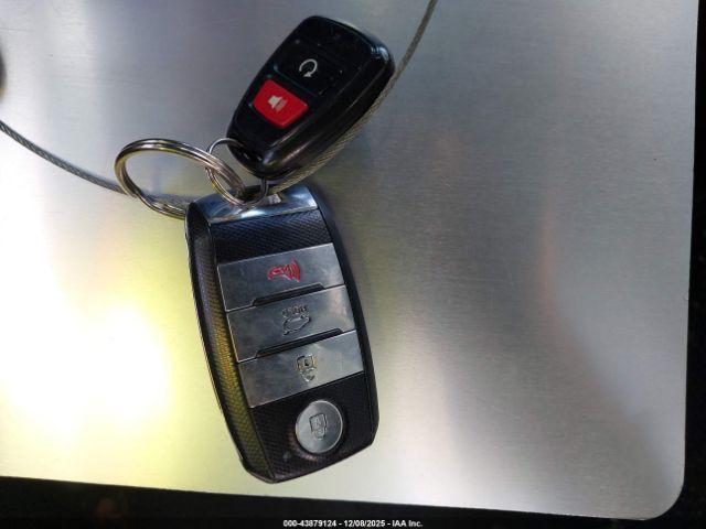 Kia Sorento Limited V6 Image 5