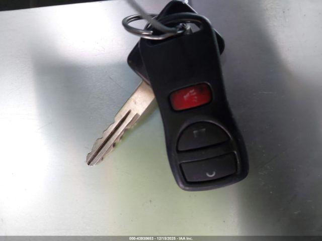 Nissan Xterra S Image 2