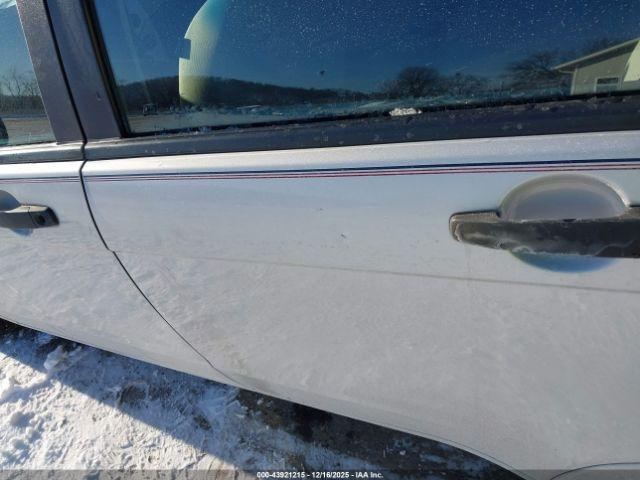 Ford Focus S Image 11