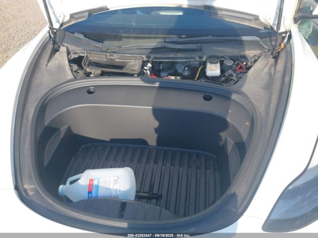 Tesla Model 3 Long Range Dual Motor All-wheel Drive Image 11