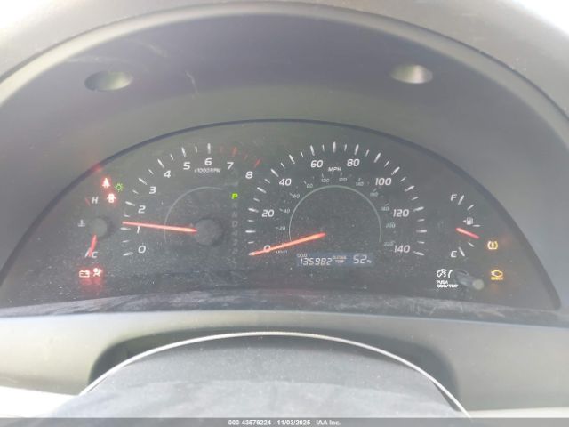 Toyota Camry Le Image 13