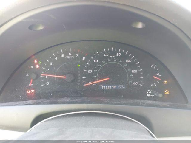 Toyota Camry Le Image 13