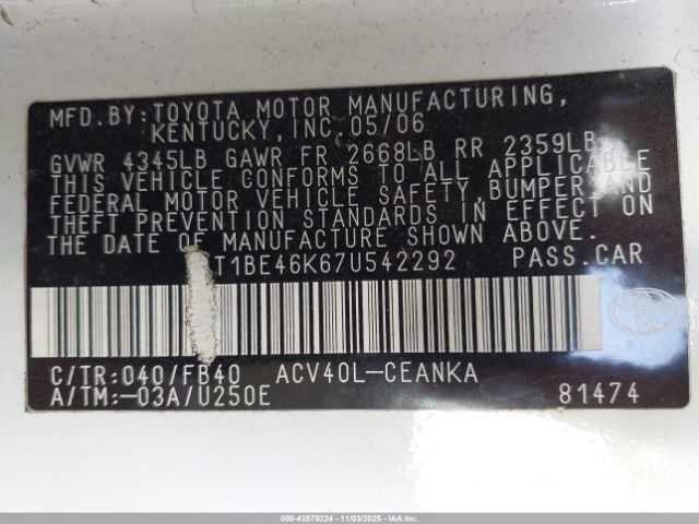 Toyota Camry Le Image 11