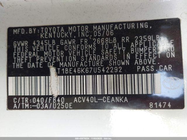 Toyota Camry Le Image 11