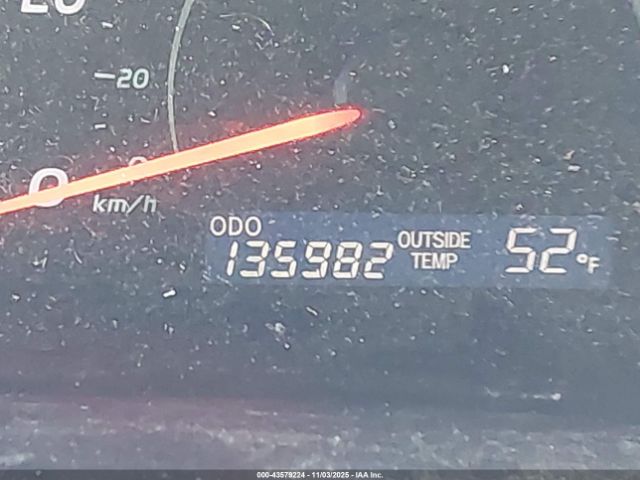 Toyota Camry Le Image 3