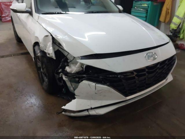 Hyundai ELANTRA Sel Image 3