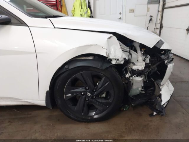 Hyundai ELANTRA Sel Image 14