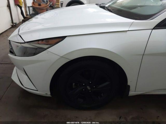 Hyundai ELANTRA Sel Image 18