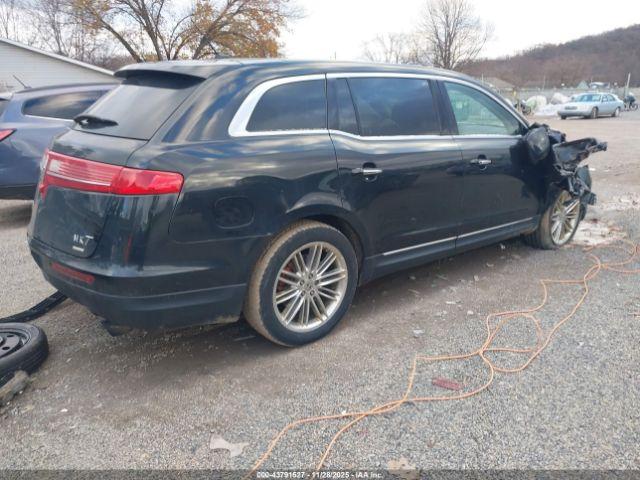 Lincoln MKT Ecoboost Image 16
