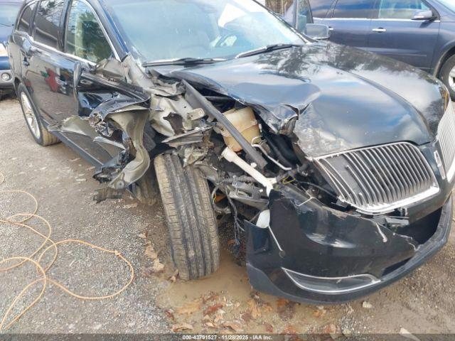 Lincoln MKT Ecoboost Image 17