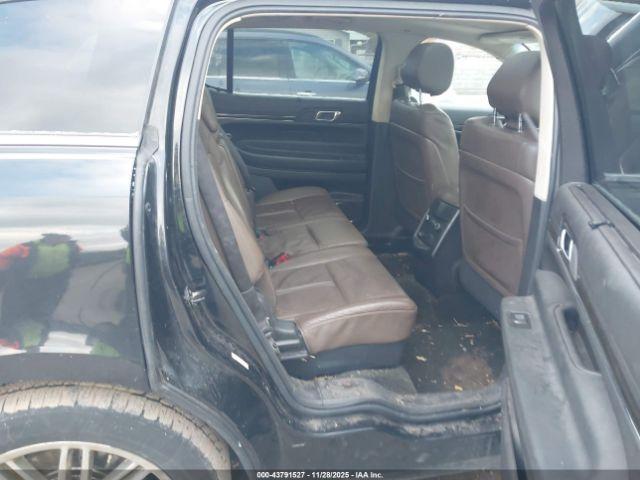 Lincoln MKT Ecoboost Image 12