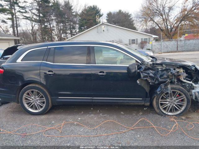 Lincoln MKT Ecoboost Image 7