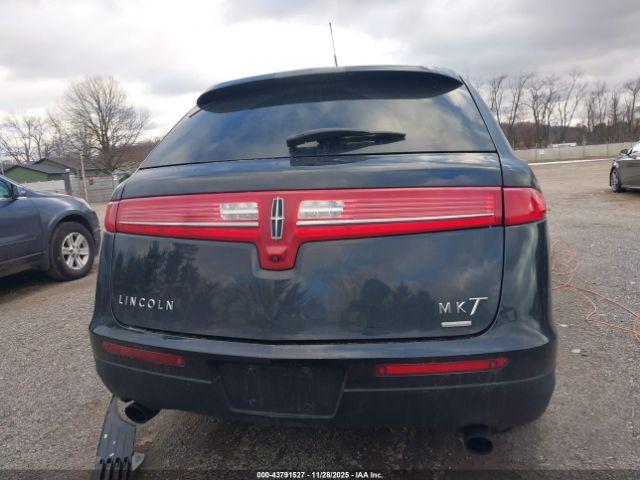 Lincoln MKT Ecoboost Image 9