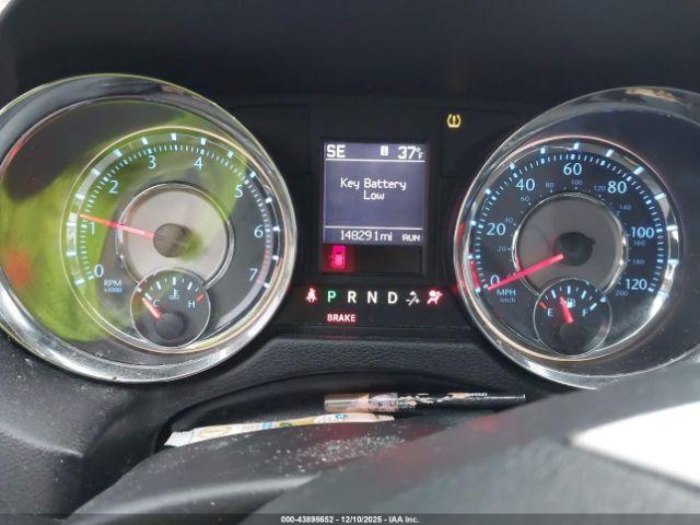 Chrysler Town & Country Touring-l Image 17