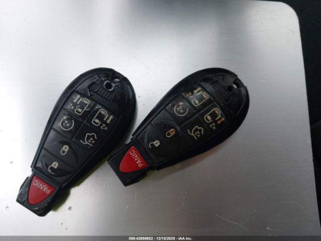 Chrysler Town & Country Touring-l Image 9