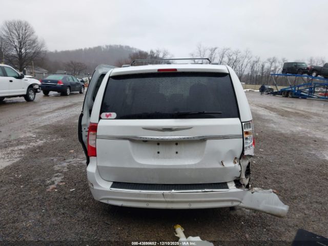 Chrysler Town & Country Touring-l Image 18