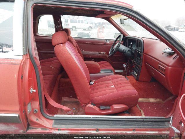 Ford Thunderbird Image 11