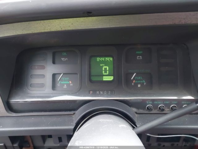 Ford Thunderbird Image 5