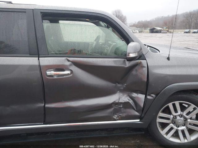 Toyota 4Runner Limited Image 8