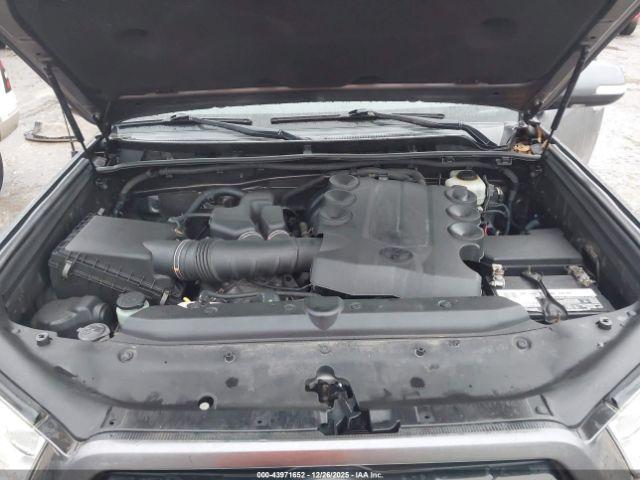 Toyota 4Runner Limited Image 2