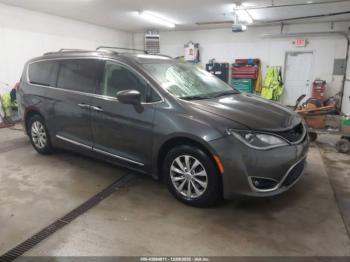  Salvage Chrysler Pacifica