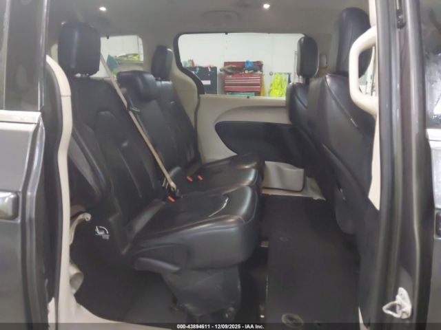 Chrysler Pacifica Touring-l Image 4