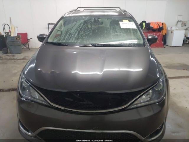 Chrysler Pacifica Touring-l Image 16