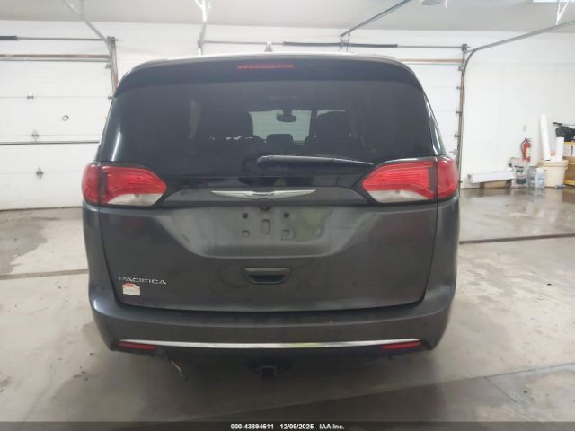 Chrysler Pacifica Touring-l Image 10